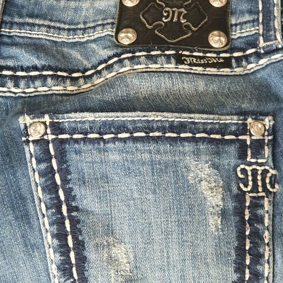 Miss Me Womens Distressed Boyfriend Capri Jeans Cropped Bling Size 28 JPB5014 - Picture 6 of 12